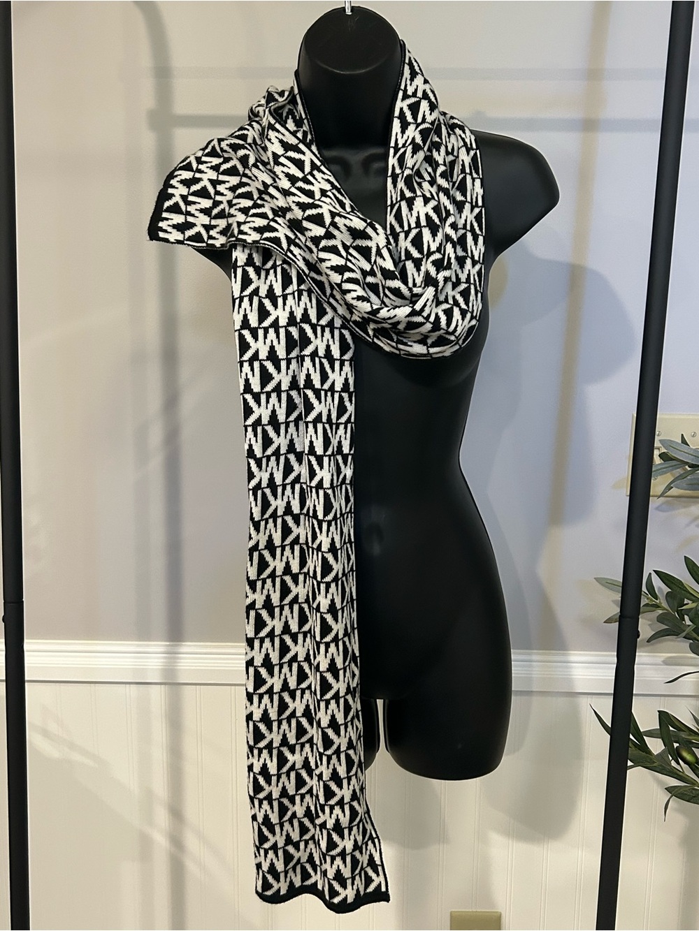 Michael Kors Black & White Monogram Logo Knit Scarf